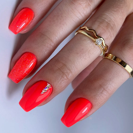 Gel Polish – Glittering Orange Pink – DN192 – 4ml – HEMA Free