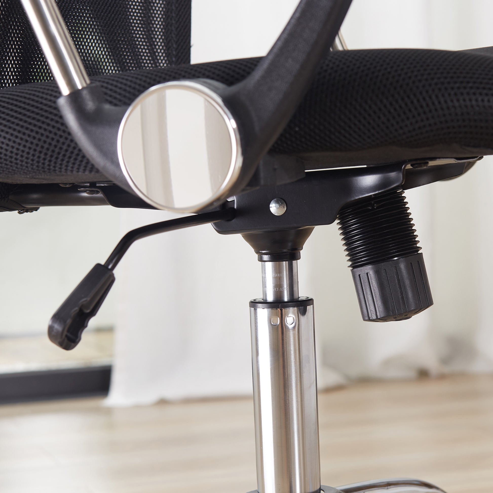 Fauteuil de bureau manager grand confort dossier ergonomique hauteur assise réglable pivotant tissu maille noir