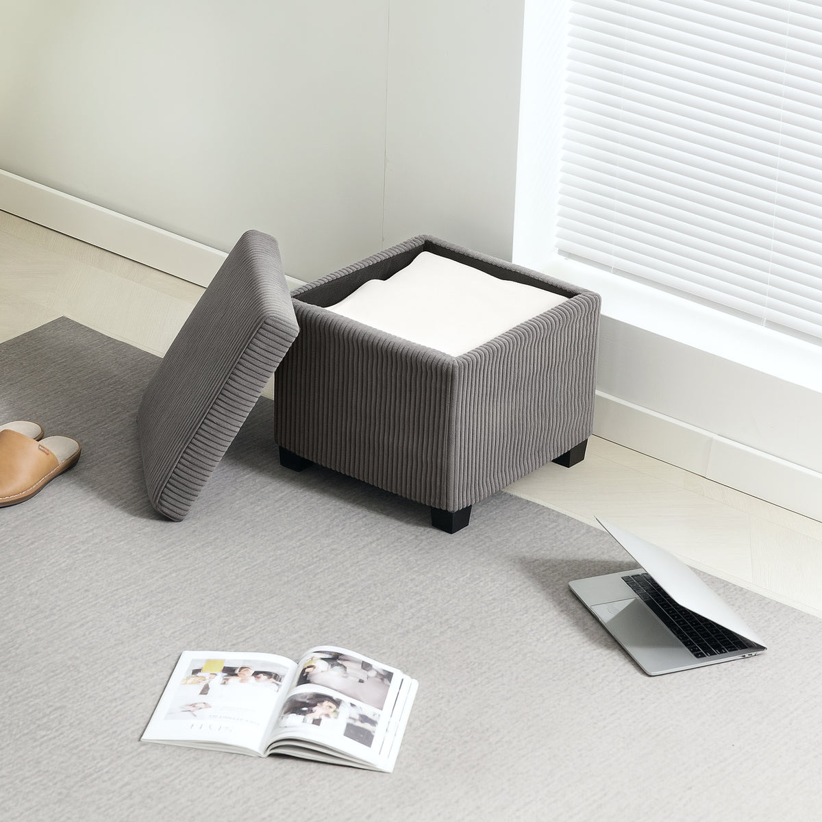 Coffre pouf rangement 30 L avec couvercle amovible, ottoman cube rembourré en velours côtelé, 40 x 40 x 40 cm, gris