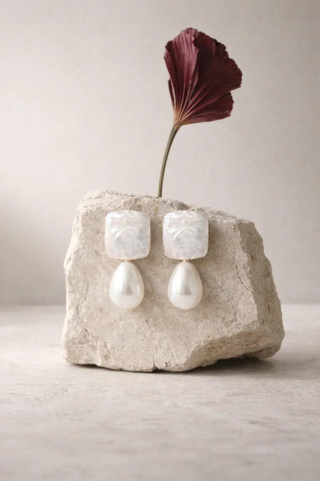 Boucles Eugénie en perles de culture baroques