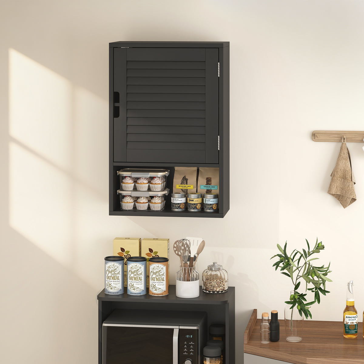 Armoire murale de salle de bain avec porte à lattes, étagère réglable et compartiment ouvert, 40x20x60cm, noir Aosom
