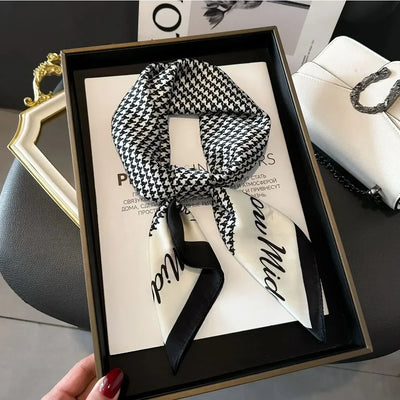 Luxury Chain Print Small Square Scarf