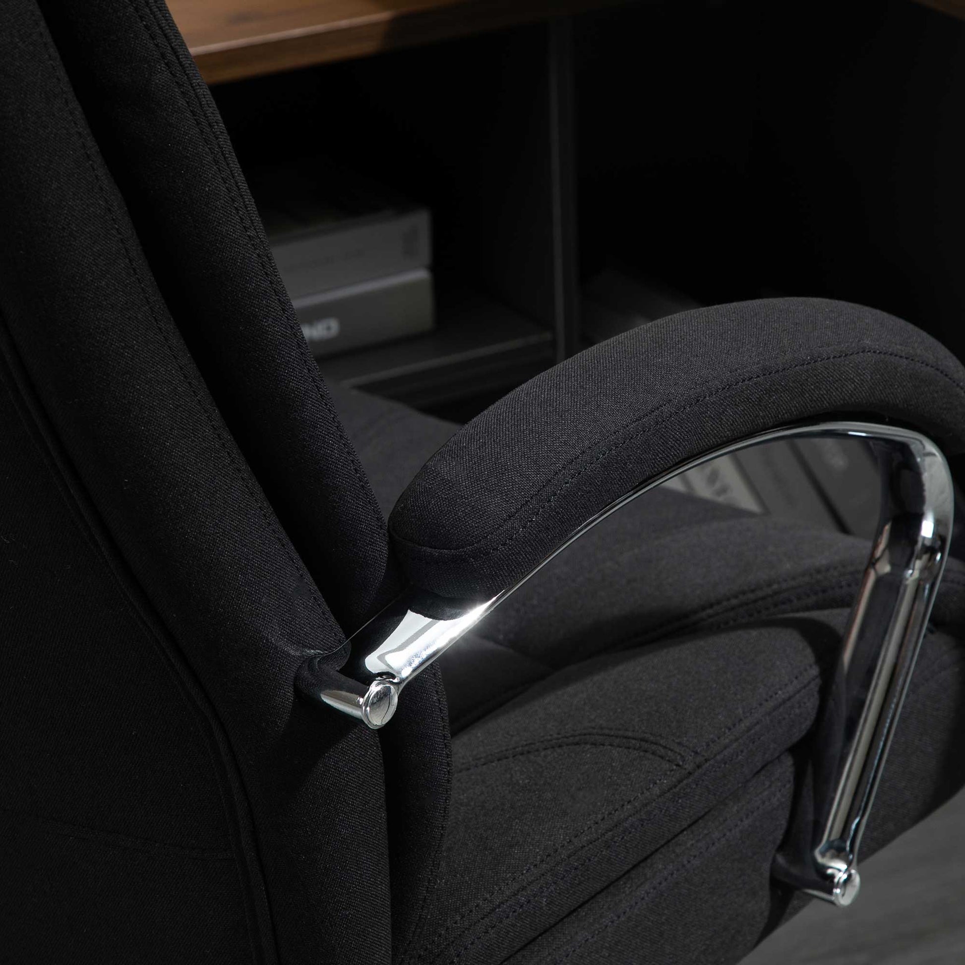 Fauteuil de bureau, chaise de bureau ergonomique, hauteur réglable, dossier haut, fonction de bascule, 65x78x118cm, noir