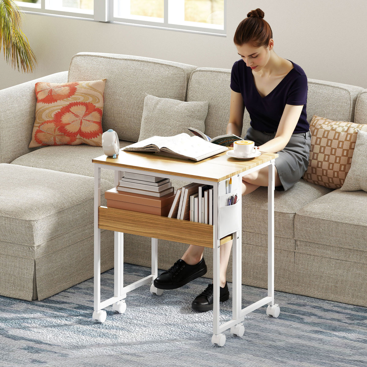 Bureau pliable sur roulettes 63 x 50 cm avec étagère et sac de rangement, bois naturel