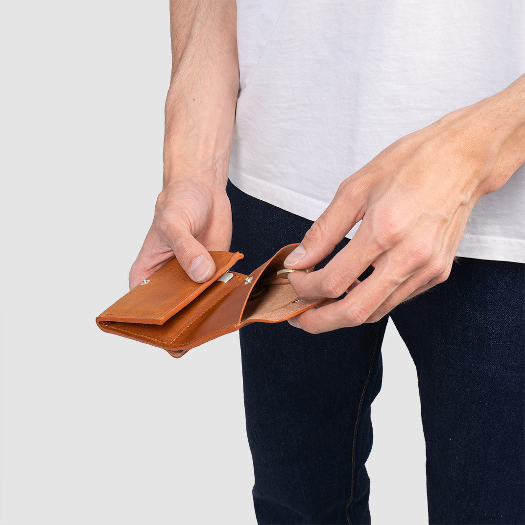 Leather Wallet for AirTag - Mini Trifold