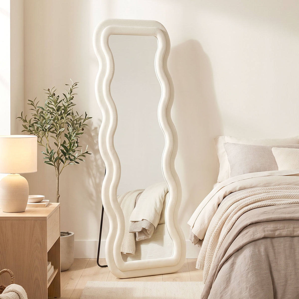 Miroir Pleine Longueur 160 x 60 cm, Miroir Ondulé sur Pied ou Mural, Cadre Effet Velours et Verre Trempé, Crème