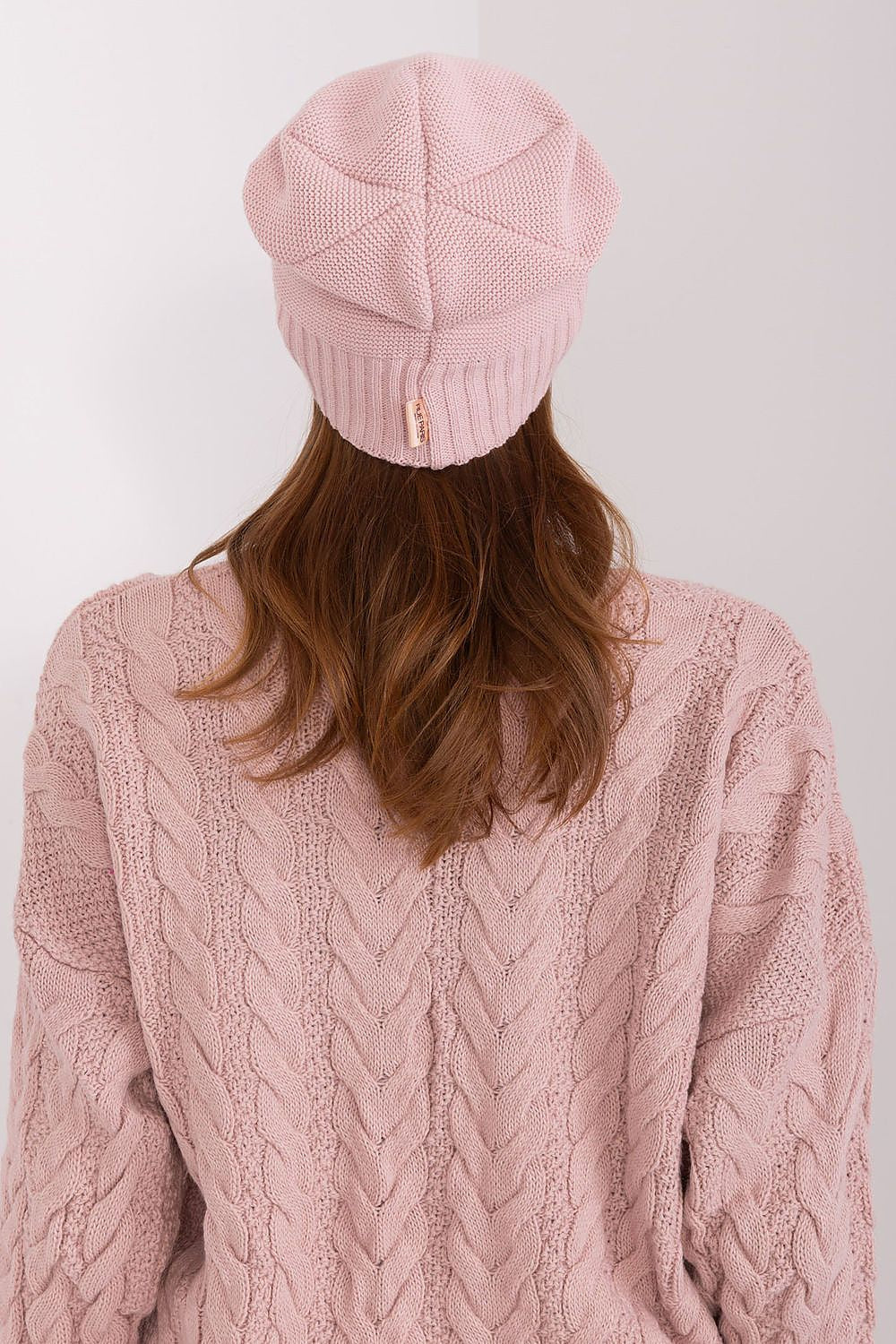 Bonnet model 187433 Rue Paris
