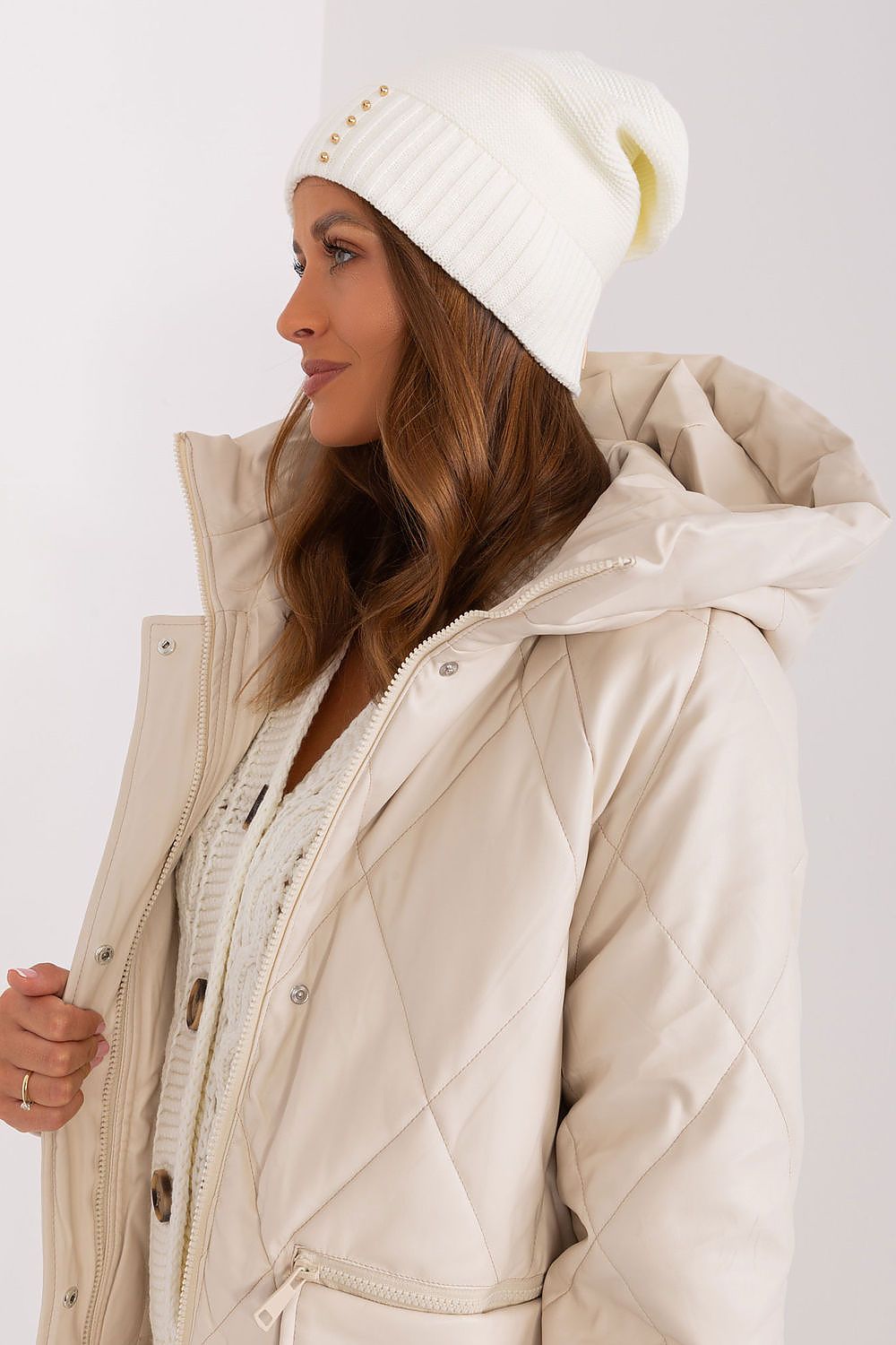 Bonnet model 187433 Rue Paris