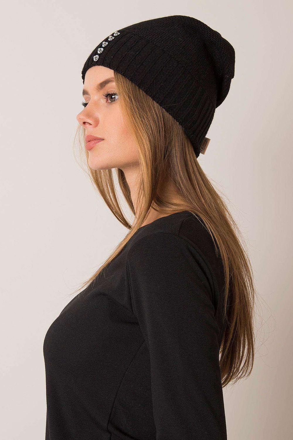 Bonnet model 187433 Rue Paris