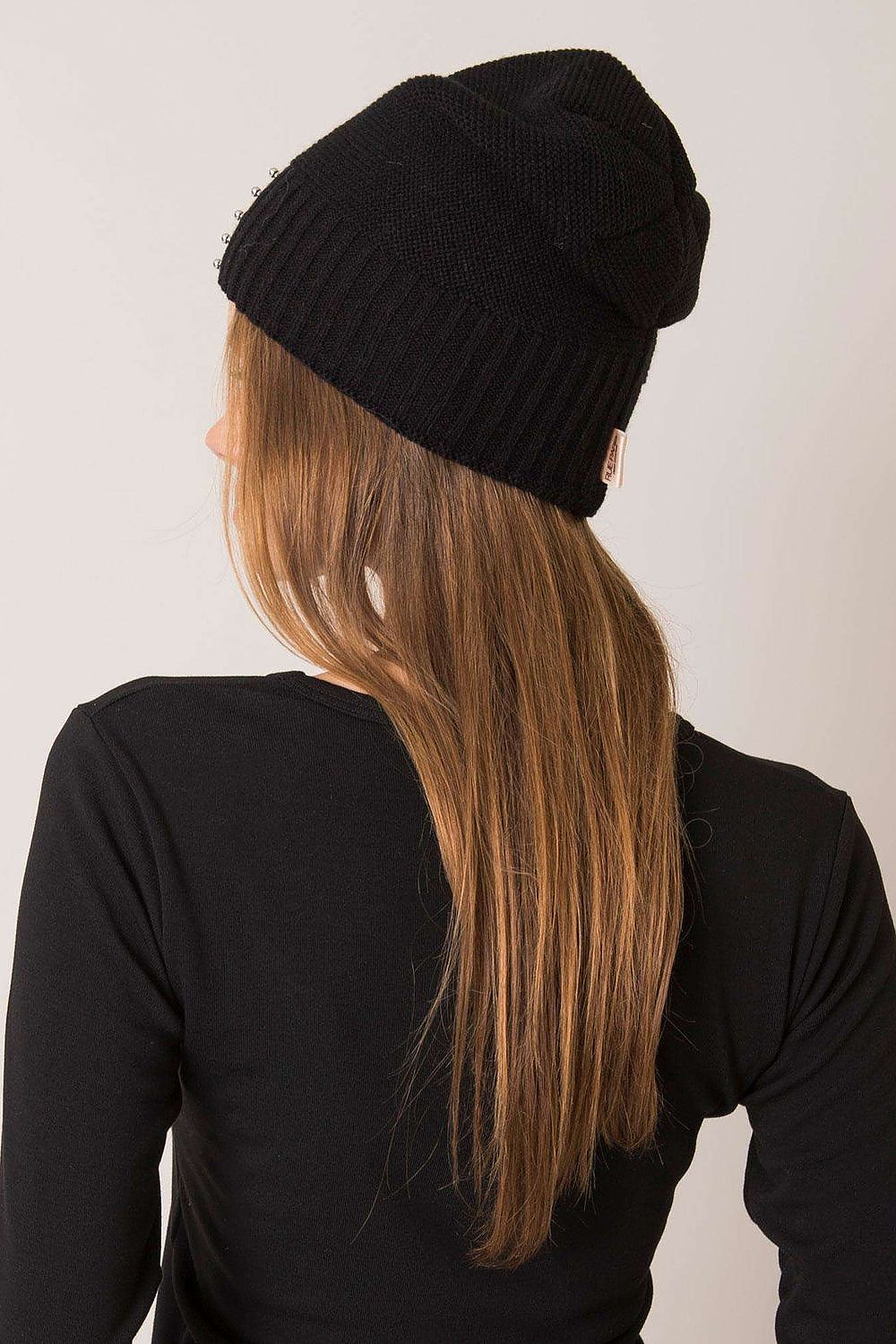 Bonnet model 187433 Rue Paris