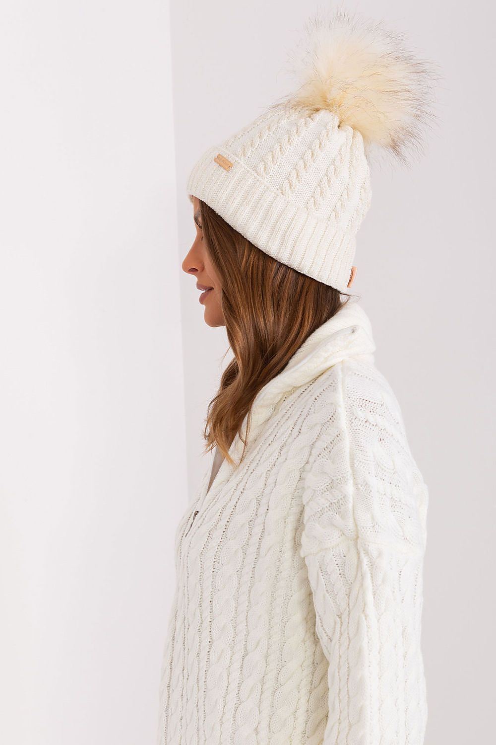 Bonnet model 187438 Rue Paris