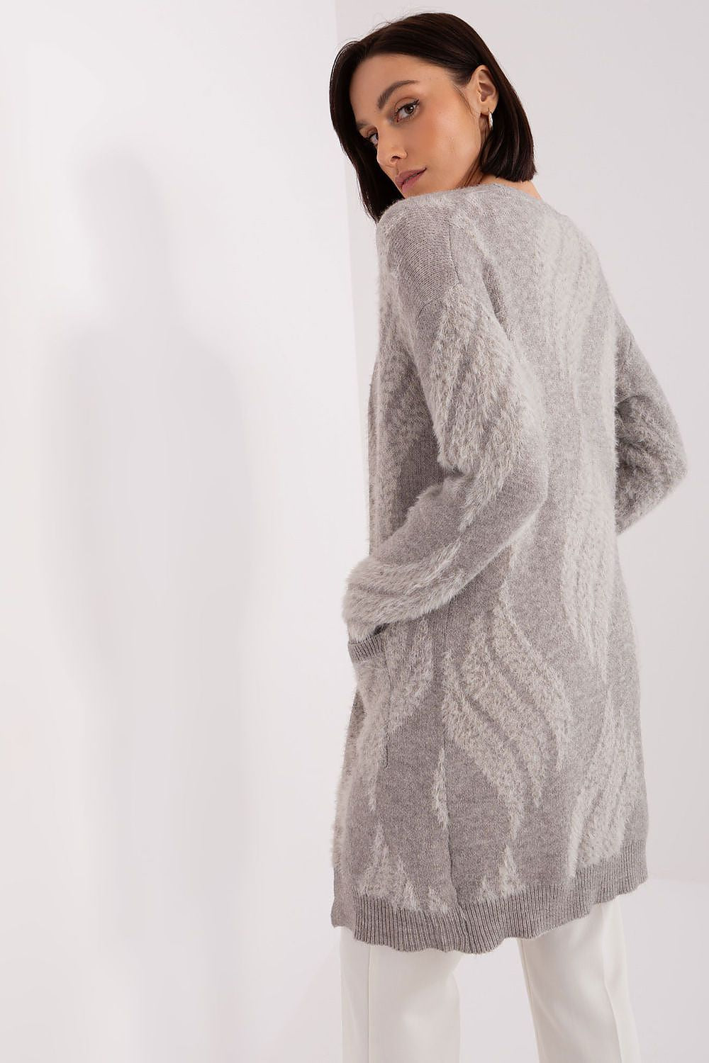 Cardigan model 188277 AT