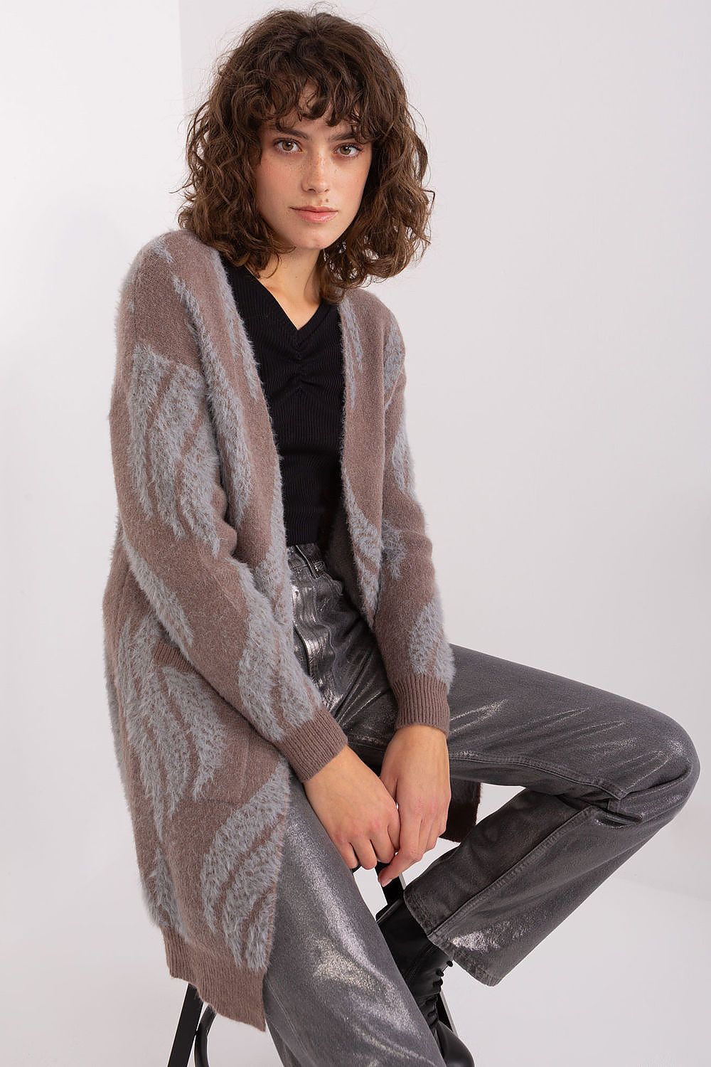 Cardigan model 188277 AT