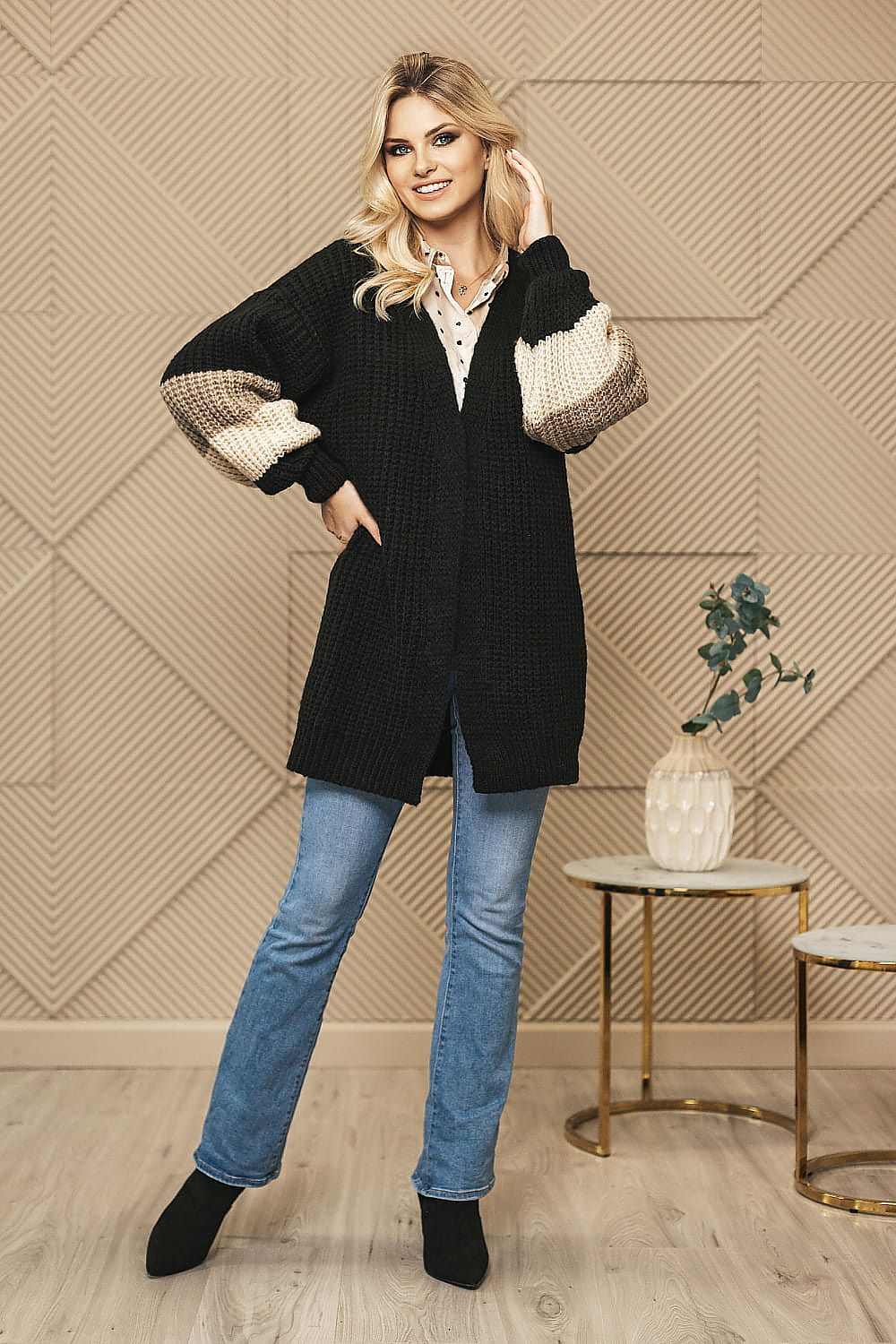 Cardigan model 188772 PeeKaBoo