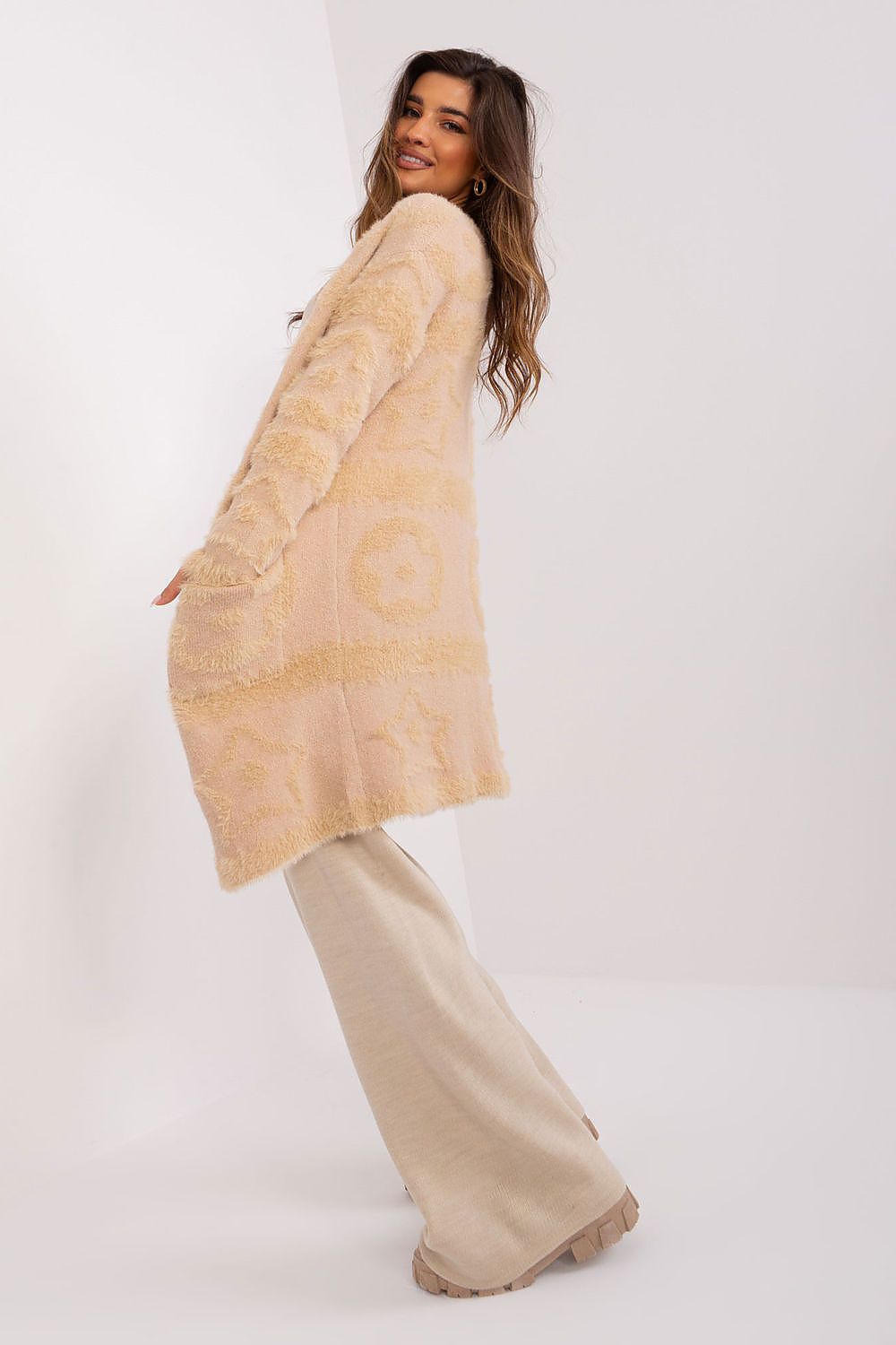 Cardigan model 189210 AT