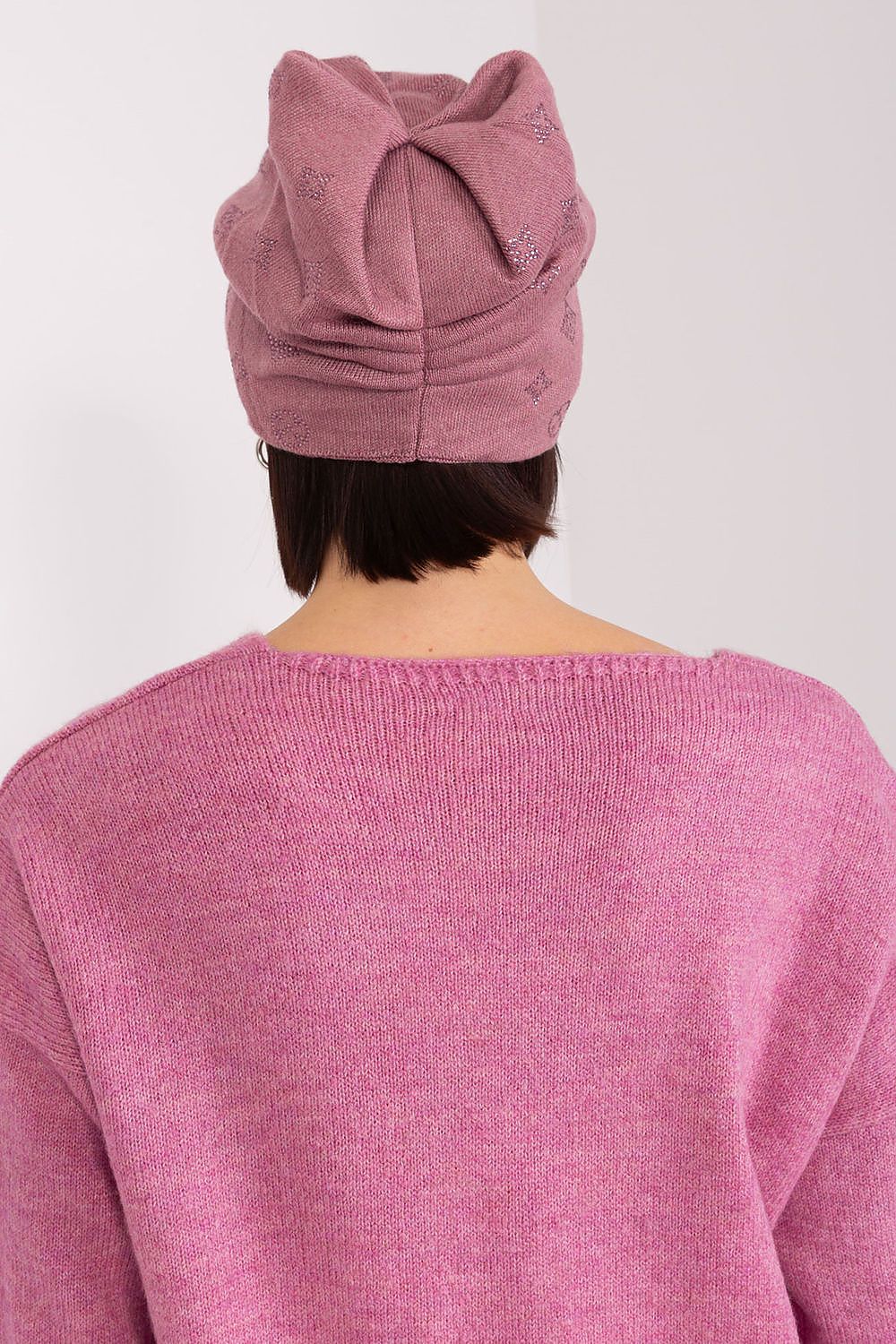Bonnet model 189899 AT