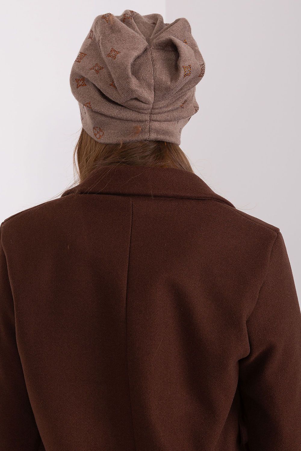 Bonnet model 189899 AT