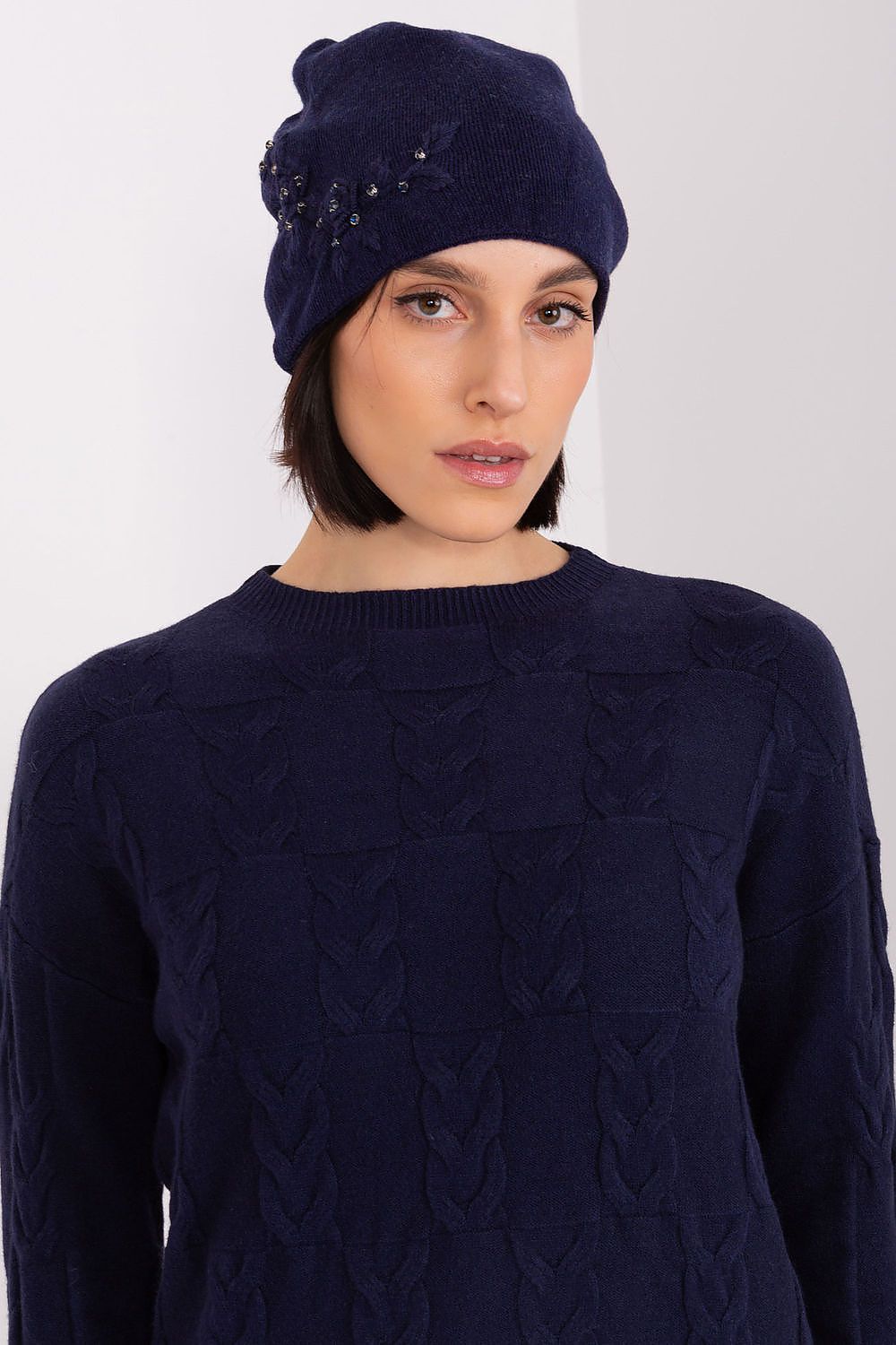 Bonnet model 187551 AT