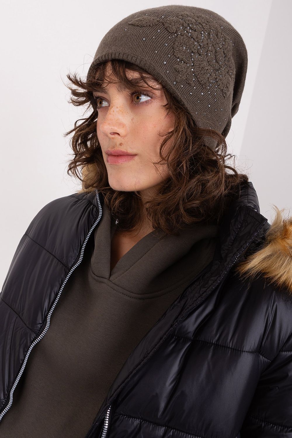 Bonnet model 190591 AT