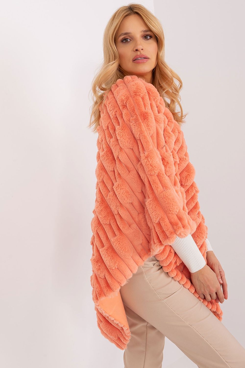 Poncho model 190856 AT