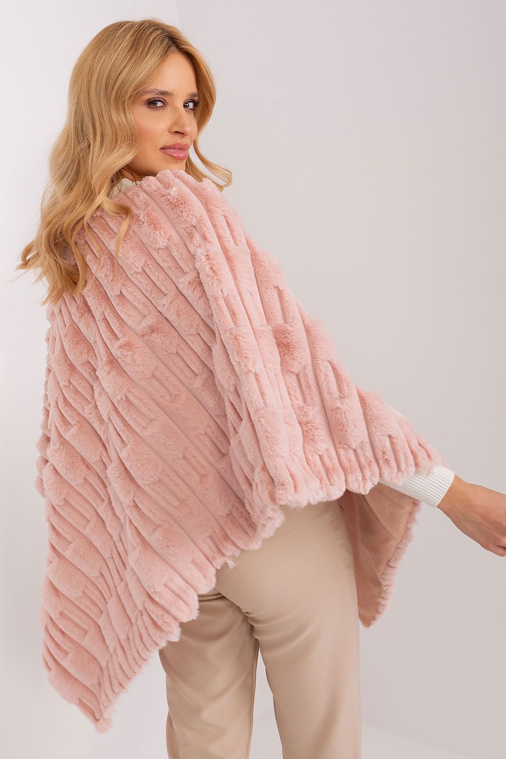 Poncho model 190856 AT