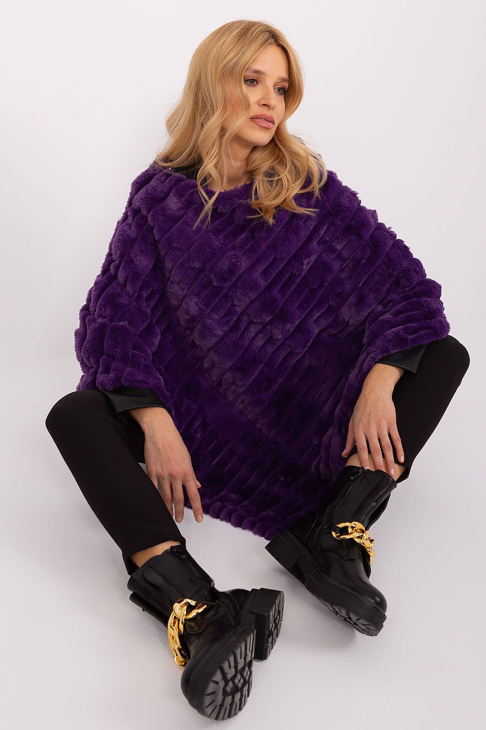 Poncho model 190856 AT