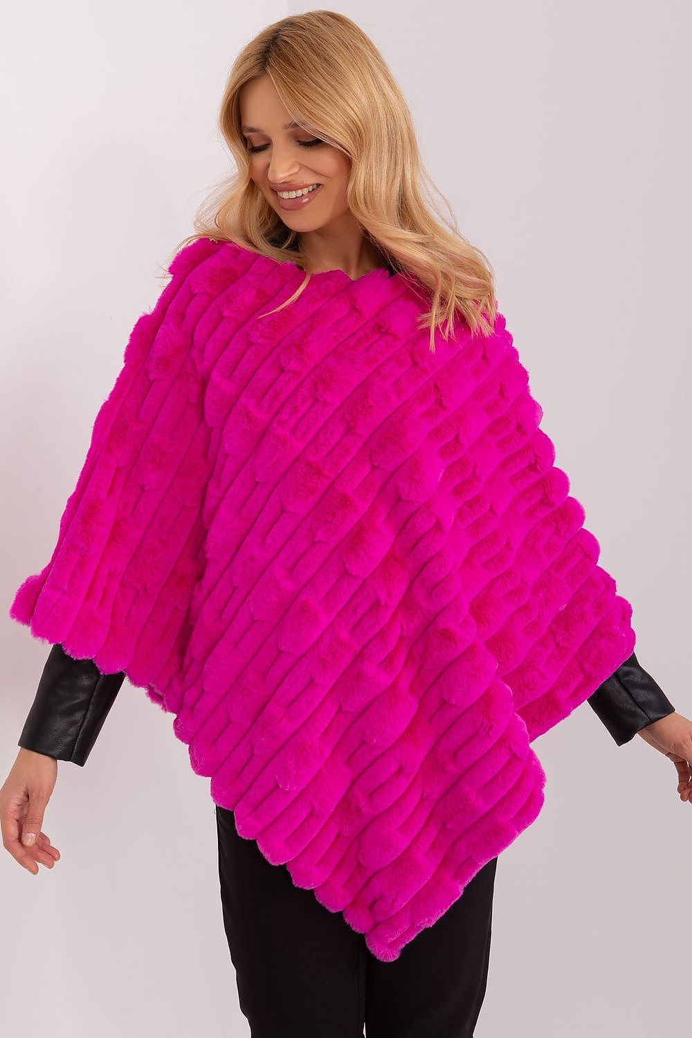 Poncho model 190856 AT