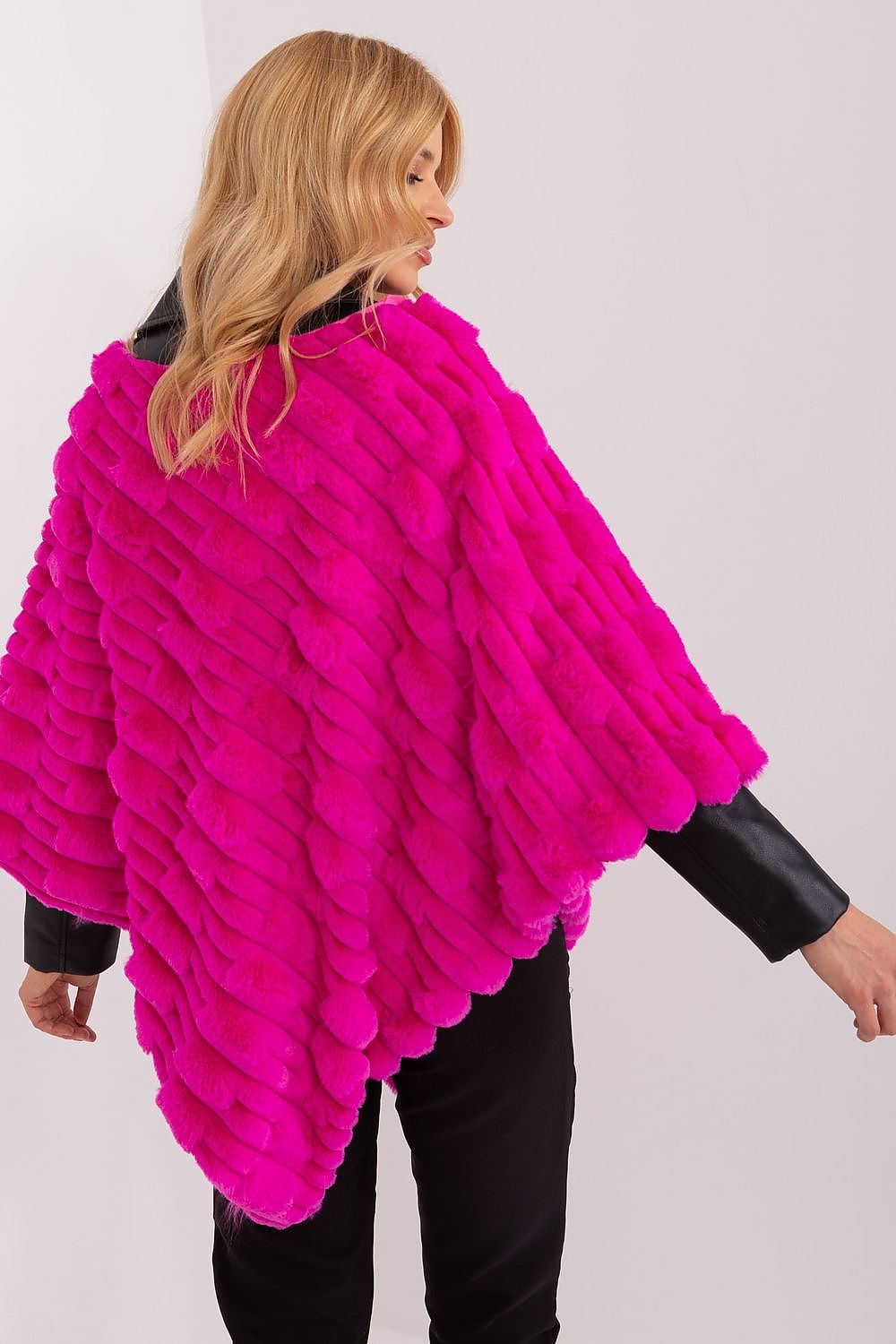 Poncho model 190856 AT