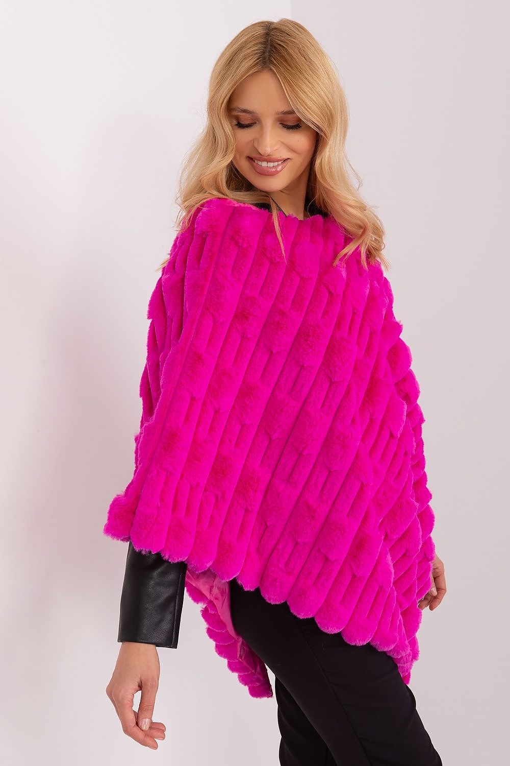 Poncho model 190856 AT