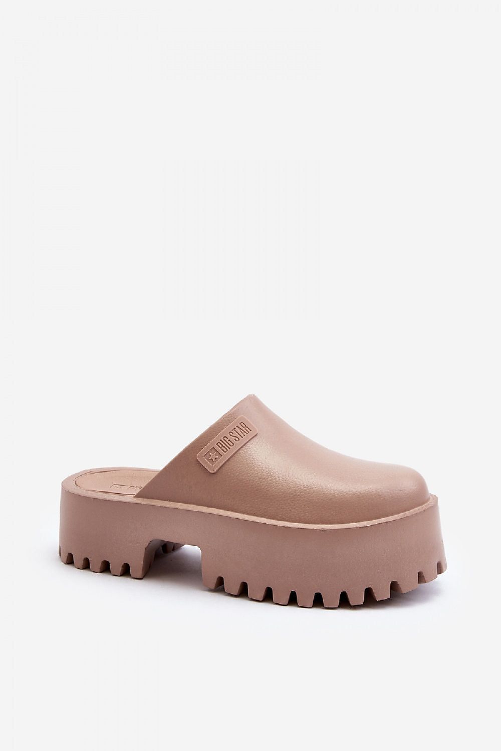 Clacquettes model 194119 Step in style