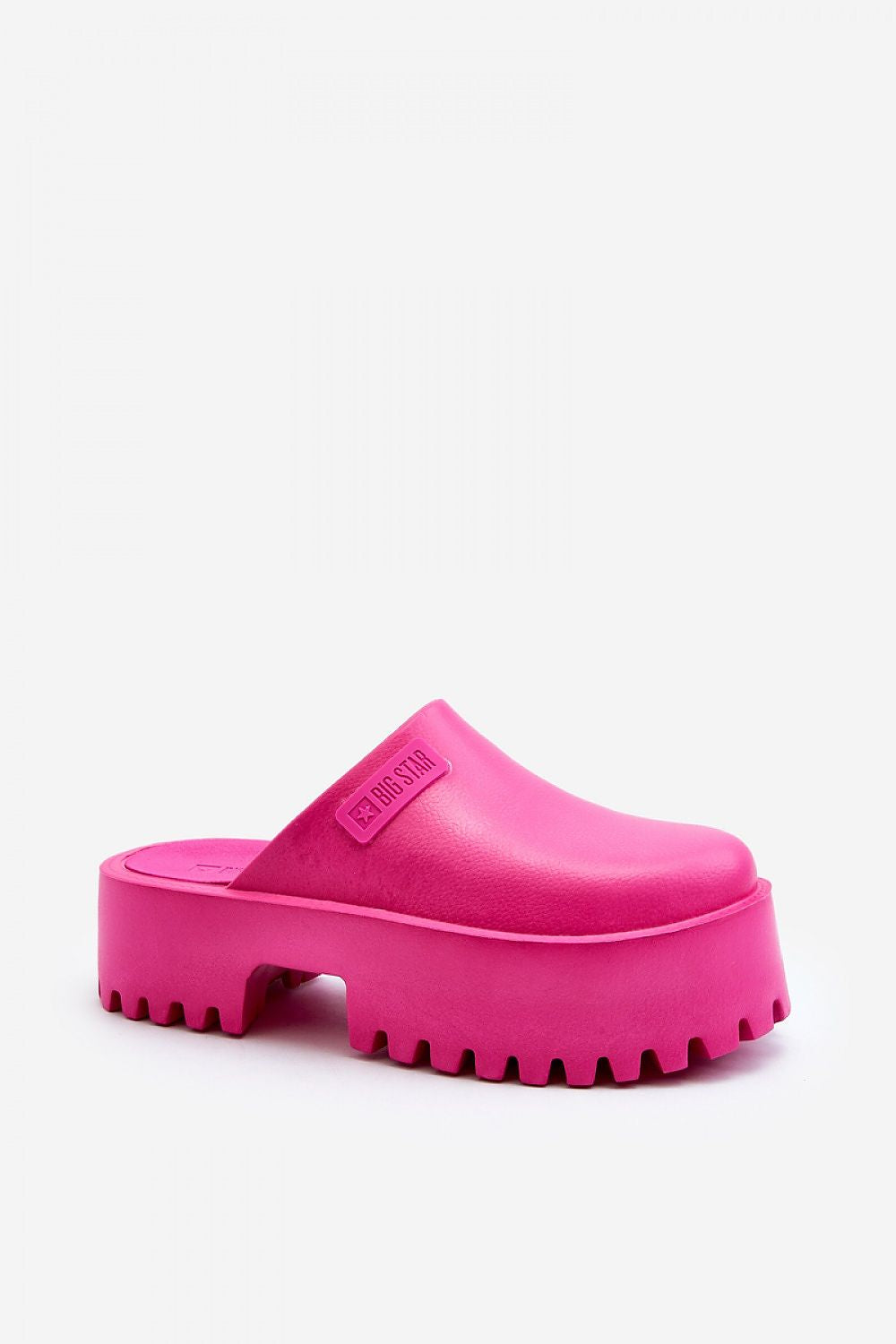 Clacquettes model 194119 Step in style