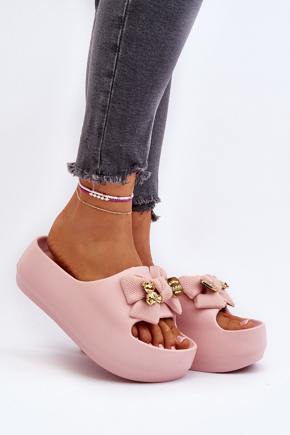Clacquettes model 194374 Step in style