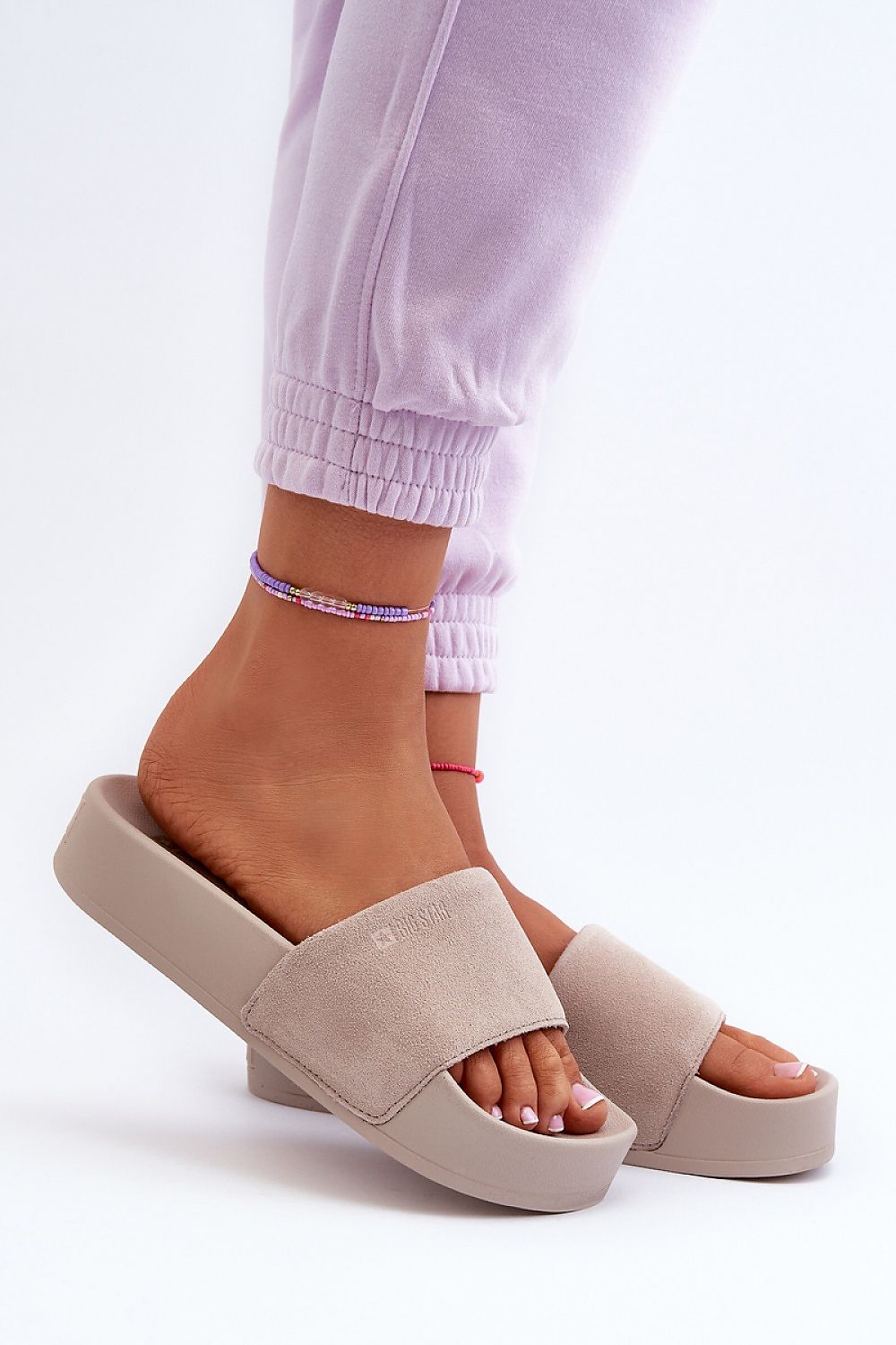 Clacquettes model 195431 Step in style