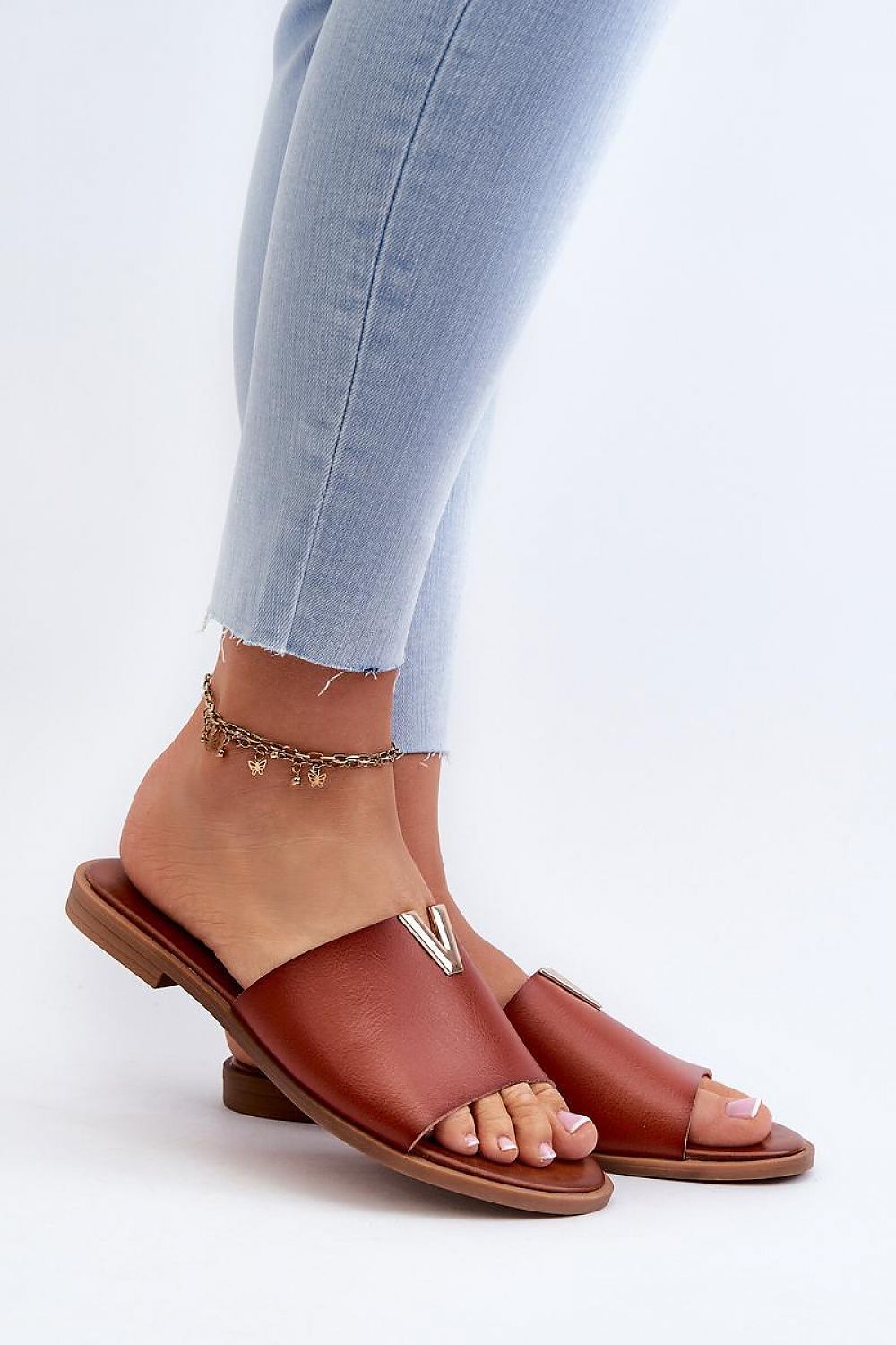 Clacquettes model 196342 Step in style
