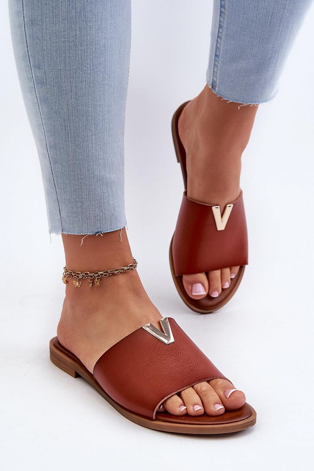 Clacquettes model 196342 Step in style