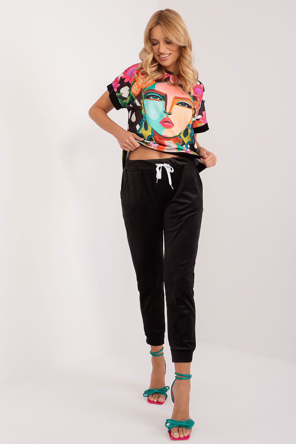 L`ensemble model 196776 Rue Paris