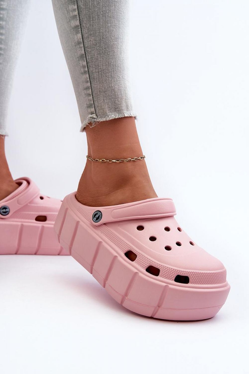 Clacquettes model 197243 Step in style