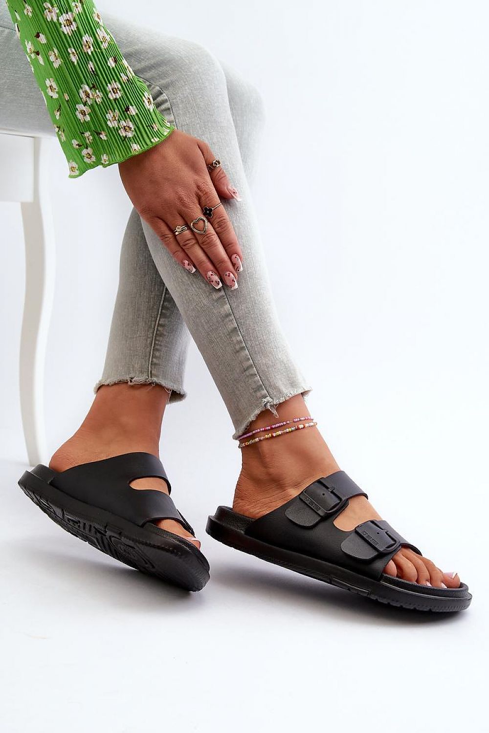 Clacquettes model 197414 Step in style