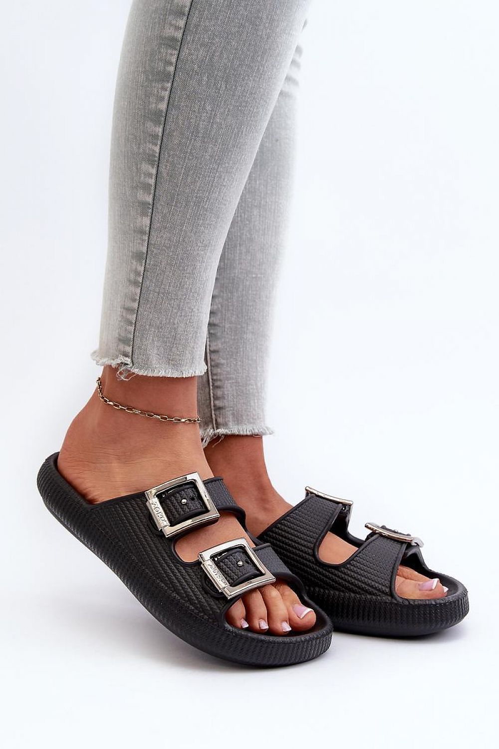 Clacquettes model 197660 Step in style