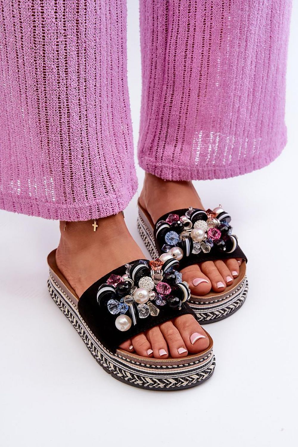 Clacquettes model 198144 Step in style