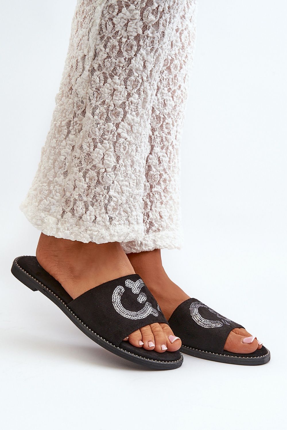 Clacquettes model 198615 Step in style