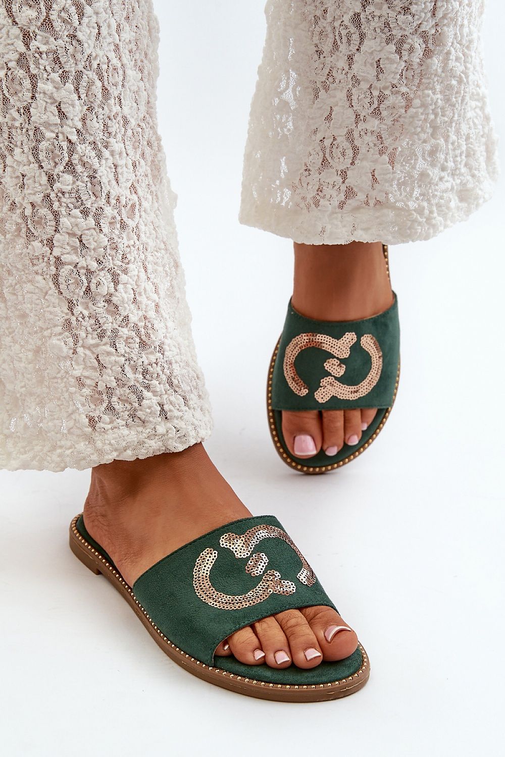 Clacquettes model 198615 Step in style