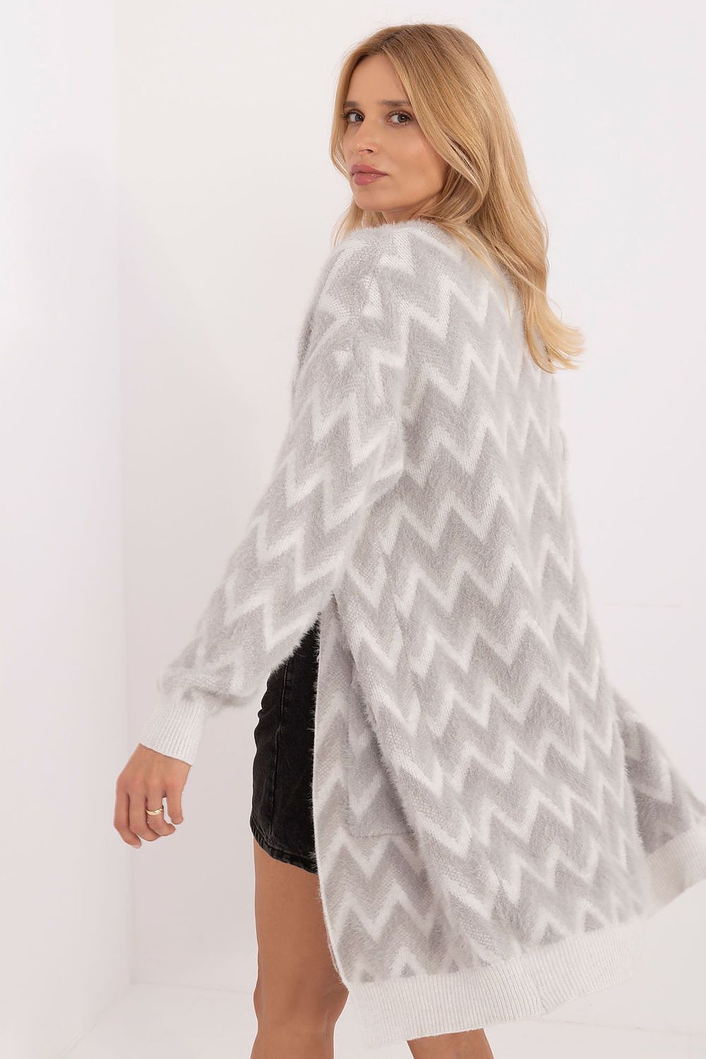 Cardigan model 199547 AT