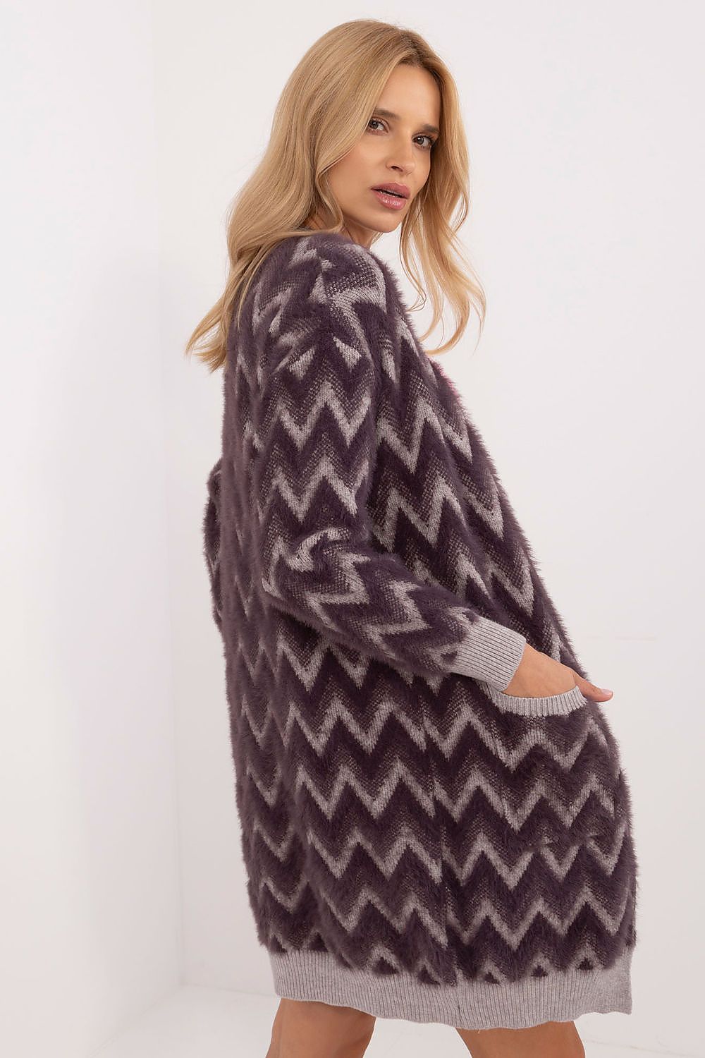 Cardigan model 199547 AT