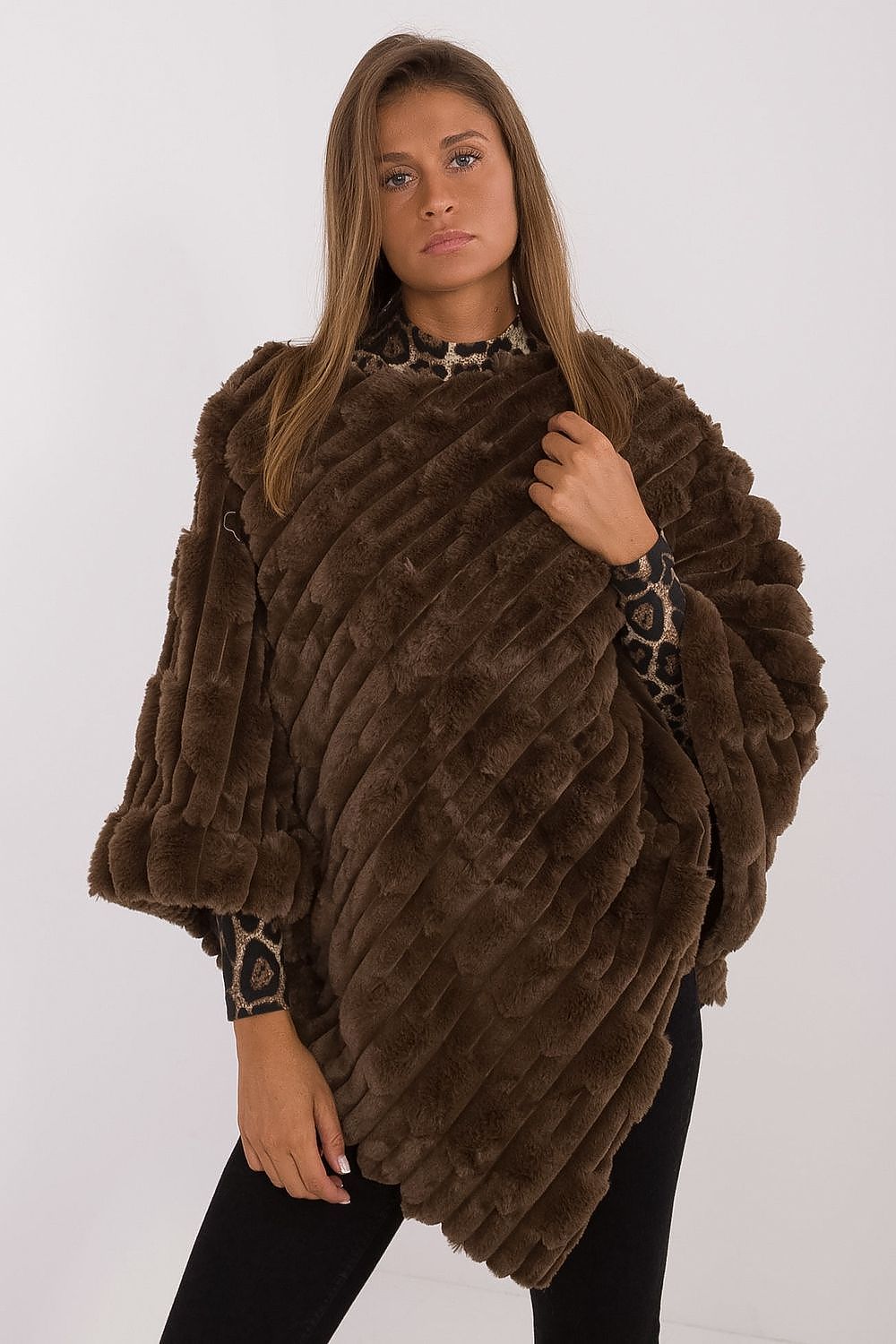 Poncho model 190856 AT