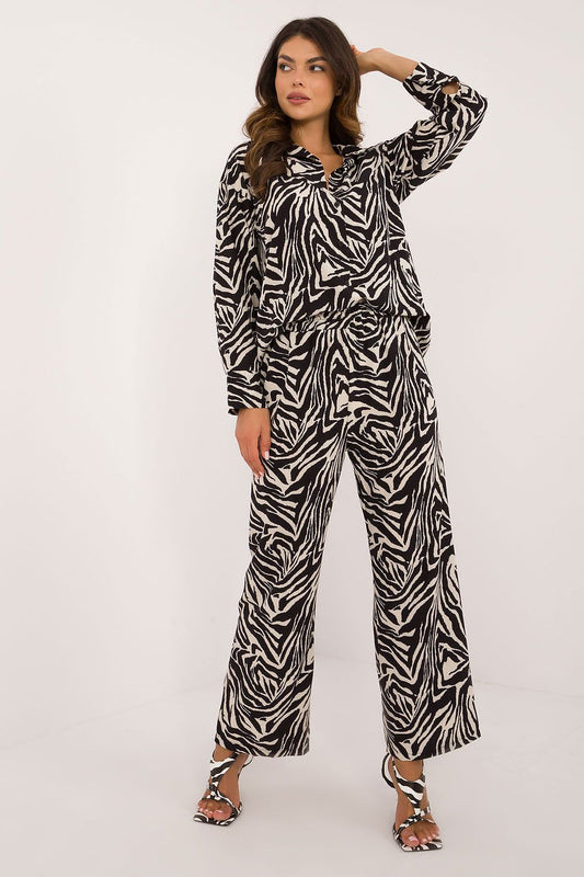  L`ensemble model 200213 Italy Moda 