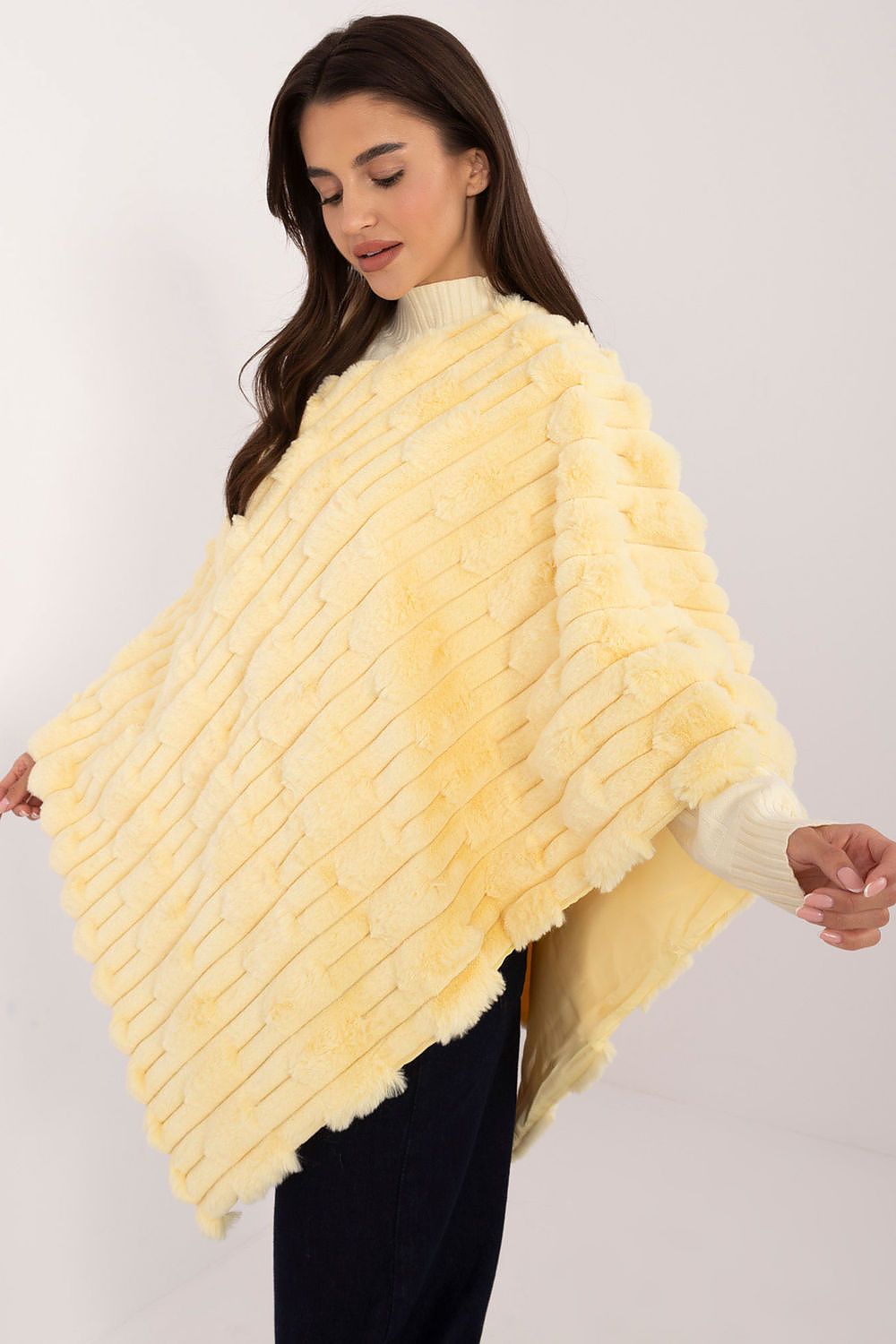 Poncho model 190856 AT