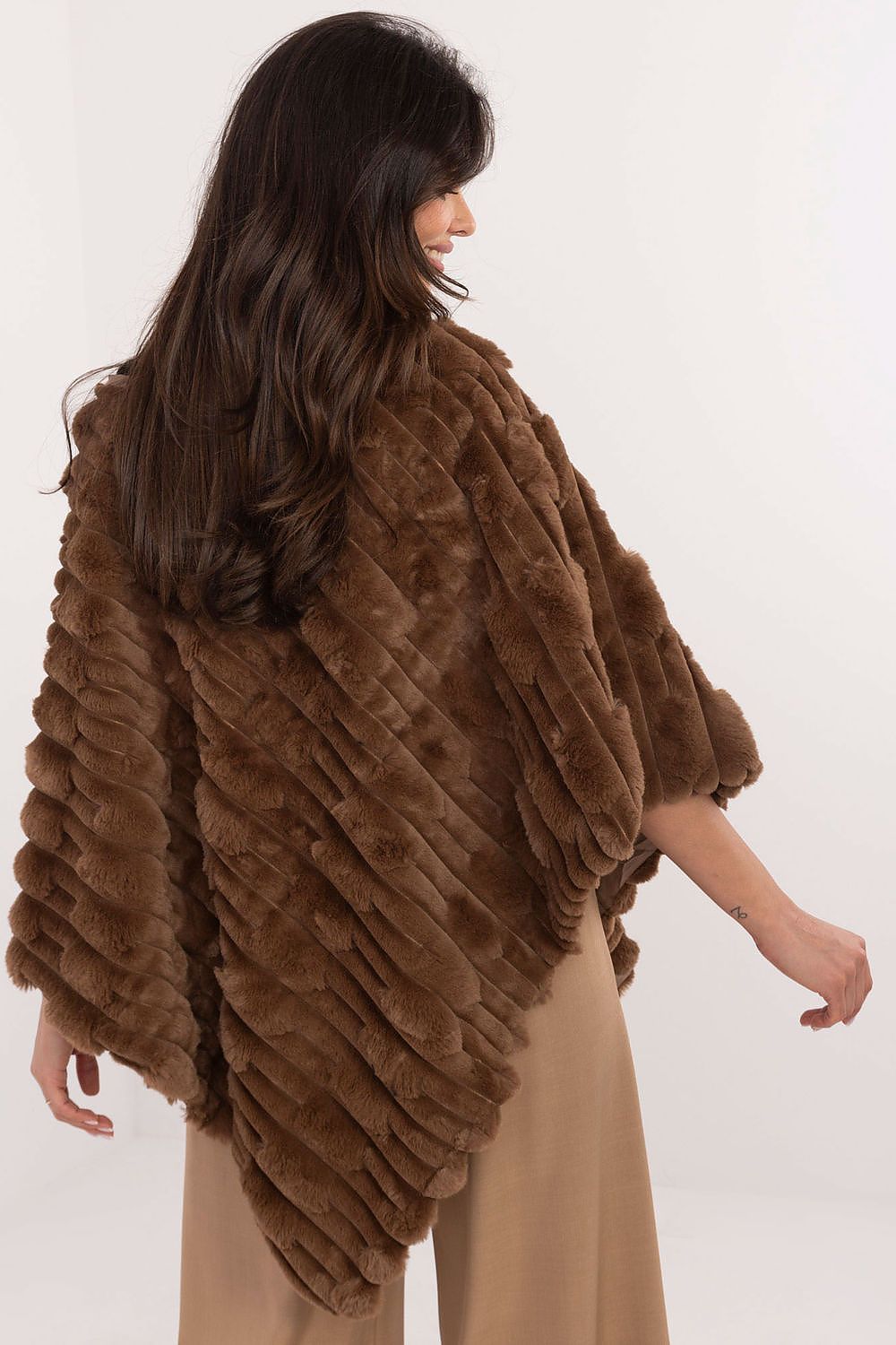 Poncho model 190856 AT