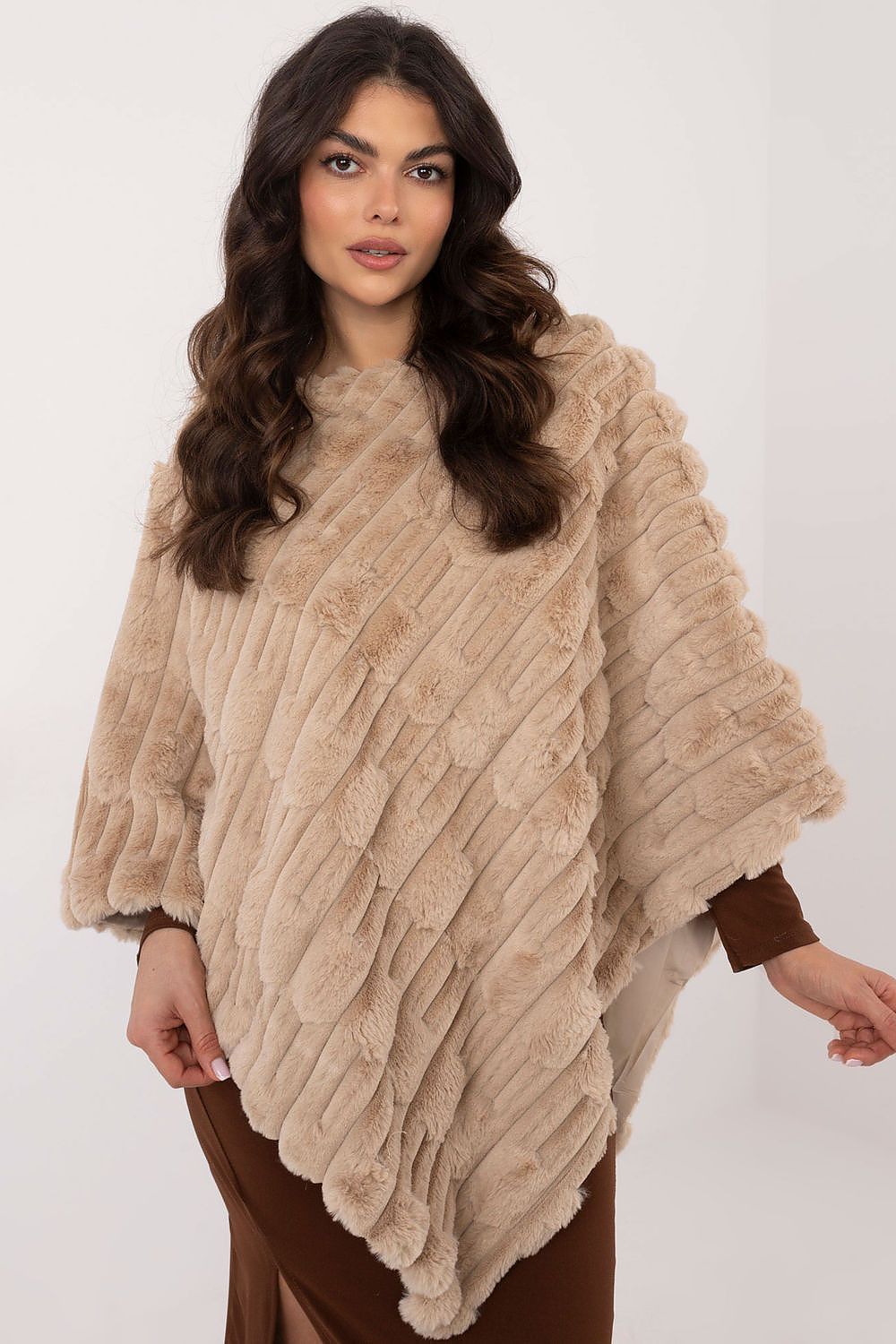 Poncho model 190856 AT
