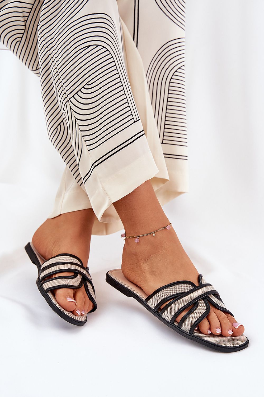 Clacquettes model 209954 Step in style